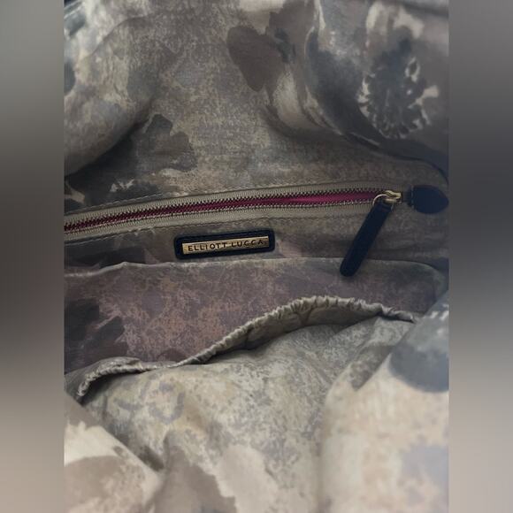 Elliot Lucca Black Leather Crossbody Bag/Purse - Picture 3 of 7